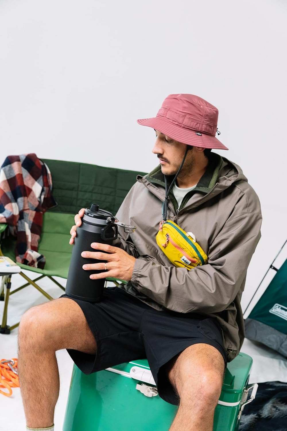 ZULU Powerfill Pro 64oz Half Gallon Stainless Steel Water Bottle with Quick Fill Lid, Triple Walled Vacuum Insulated Metal, Leak Proof Locking Lid, Sip and Chug, Reusable BPA Free, Black Monochrome